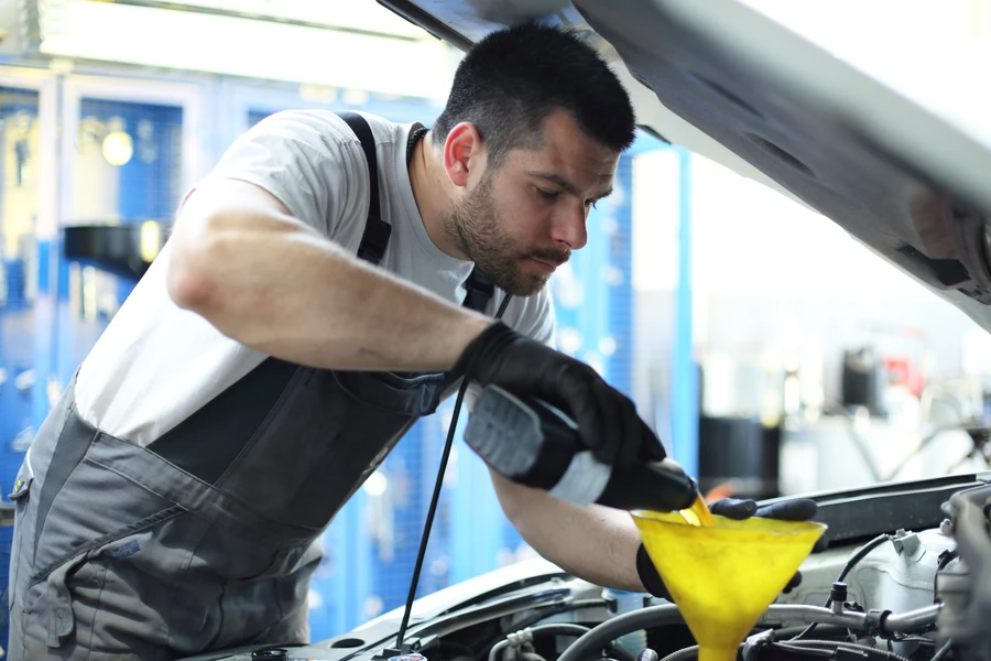 What To Expect During A Mobile Mechanic Oil Change Service in Savannah, GA What To Expect During A Mobile Mechanic Oil Change Service in Savannah, GA